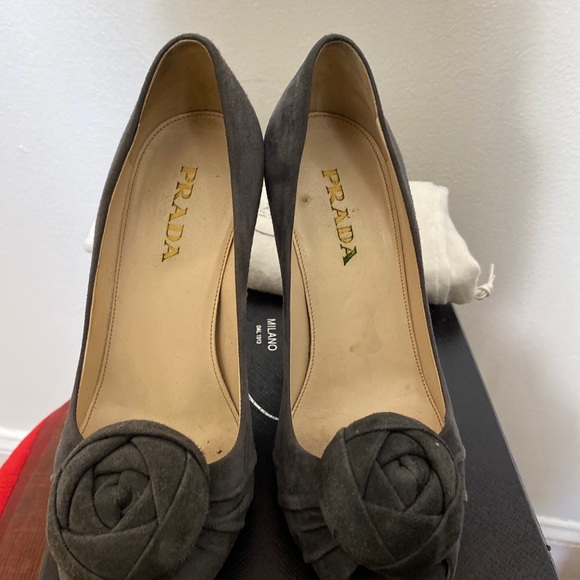 Heels - Picture 3 of 4